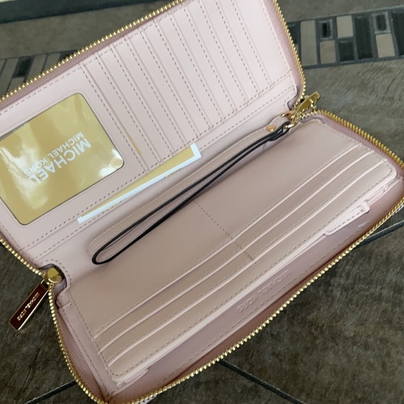 Michael Kors Jet Set Travel Large Travel CONTINENTAL Wristlet-Wallet - Picture 8 of 16